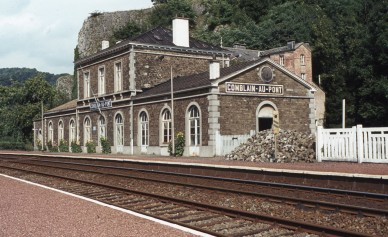 COMBLAIN AU PONT  82-7528.jpg